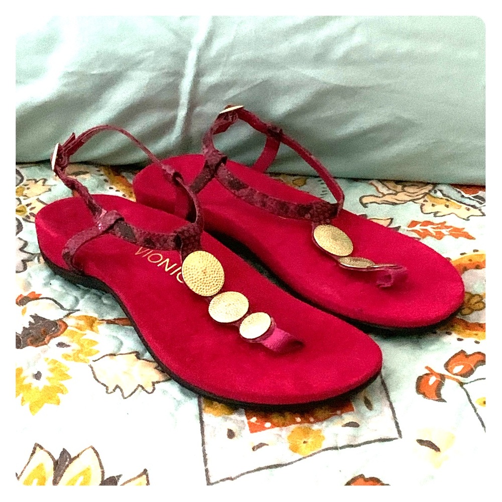 Vionic Gladiator style sandal